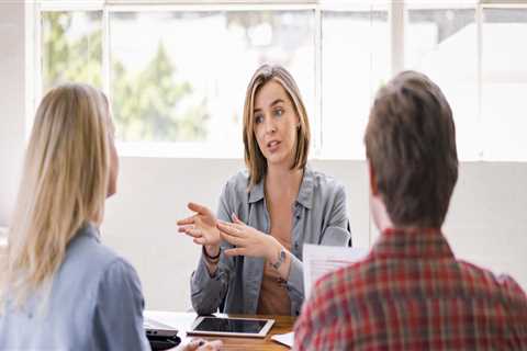 How do you make money as an insurance agent?