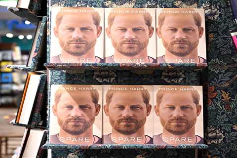 Prince Harry's book 'Spare' smashes records by selling an 'extraordinary' 1.4 million copies in a..