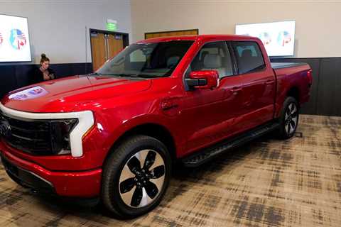 Electric vehicles win truck, utility of the year awards