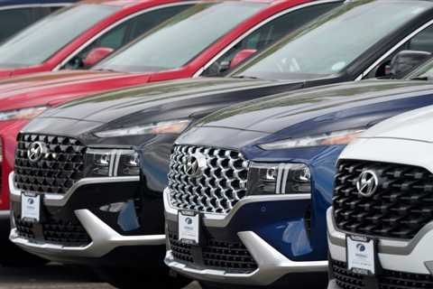 Car prices could drop 20% this year. Here's where to expect the best deals first