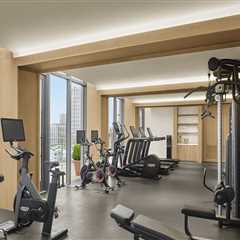 What Amenities Do Gyms and Fitness Centers in Tampa, Florida Offer?