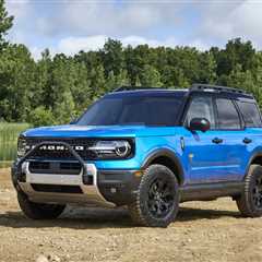 2025 Ford Bronco Sport adds more extreme Sasquatch, goes screen-heavy