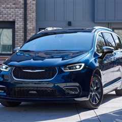 2025 Chrysler Pacifica Hybrid changes a trim name, raises price by $3,000