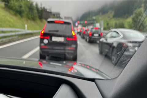 Navigating Rush Hour Traffic in Northeastern Illinois: An Expert's Perspective