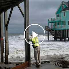 Outer Banks Homes Collapse Into Ocean in North Carolina