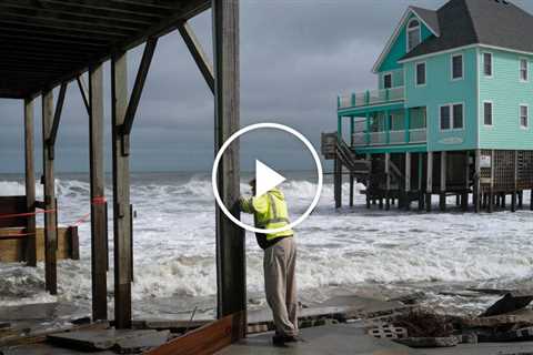Outer Banks Homes Collapse Into Ocean in North Carolina