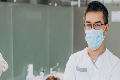 How Dental Hygienists Work Alongside a Dentist for Comprehensive Care