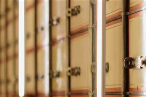 Simplify Freight Shipping with Storage Units in Orange County
